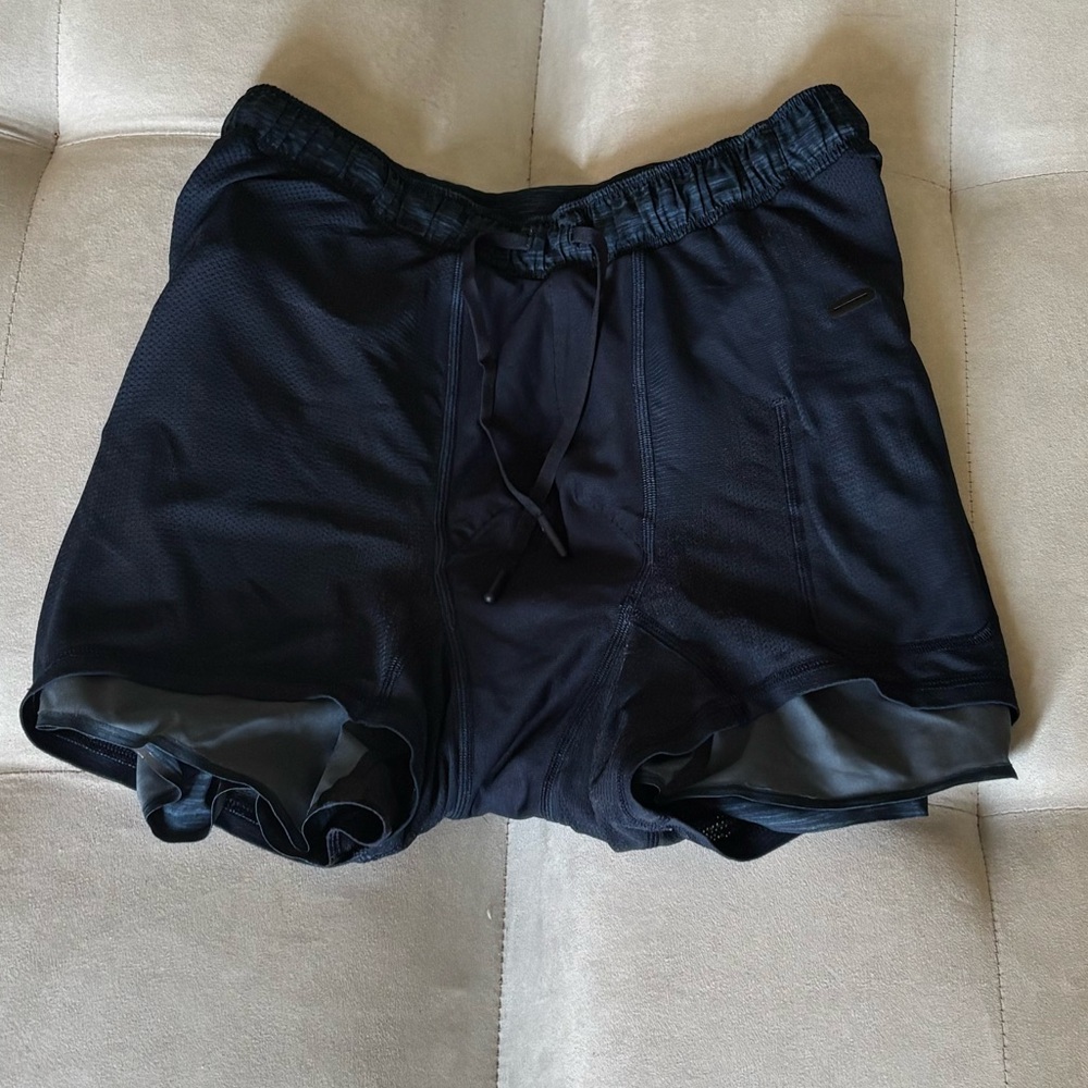 Lululemon Surge Shorts 4” Lined Size S - Picture 8 of 11